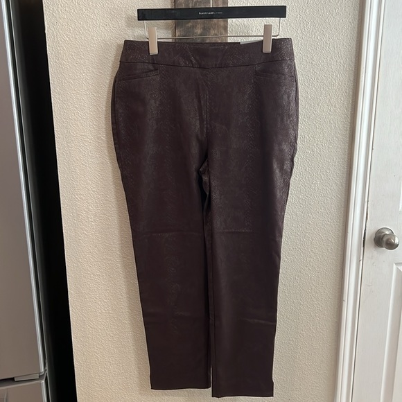 Chico’s So Slimming Brigitte Slim Ankle Pants reptile print - Picture 10 of 15